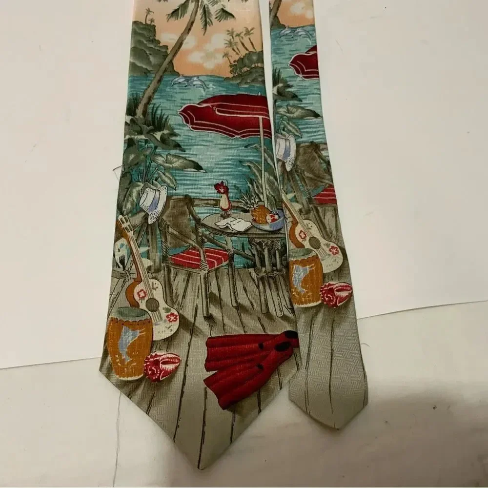New Croft & Barrow silk tie nature theme